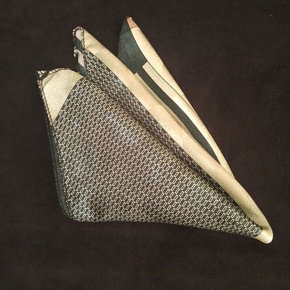 MEN'S POCKET SQUARE AND LAPEL PIN FLOWER - Picture 3 of 4